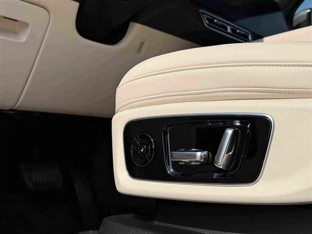 Li Auto Li L8 2025 2025 Ultra Smart Renewal Edition