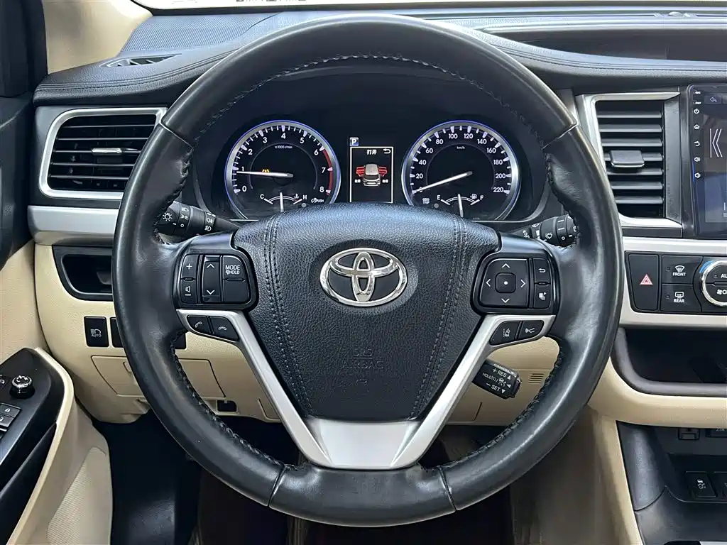 Toyota Highlander 2021 2.0T FWD Luxury 7-Seater фото 24