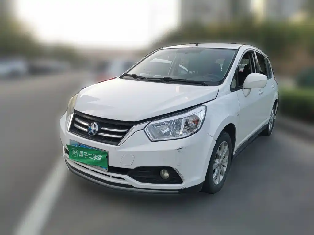 Venucia R50 2015 2015 1.6L Manual Fashion