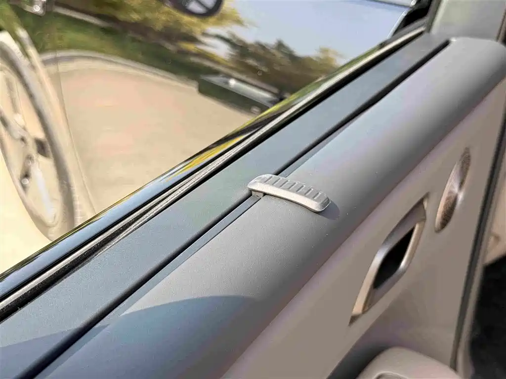 Li Auto Li i8 2026 2025 Standard Edition