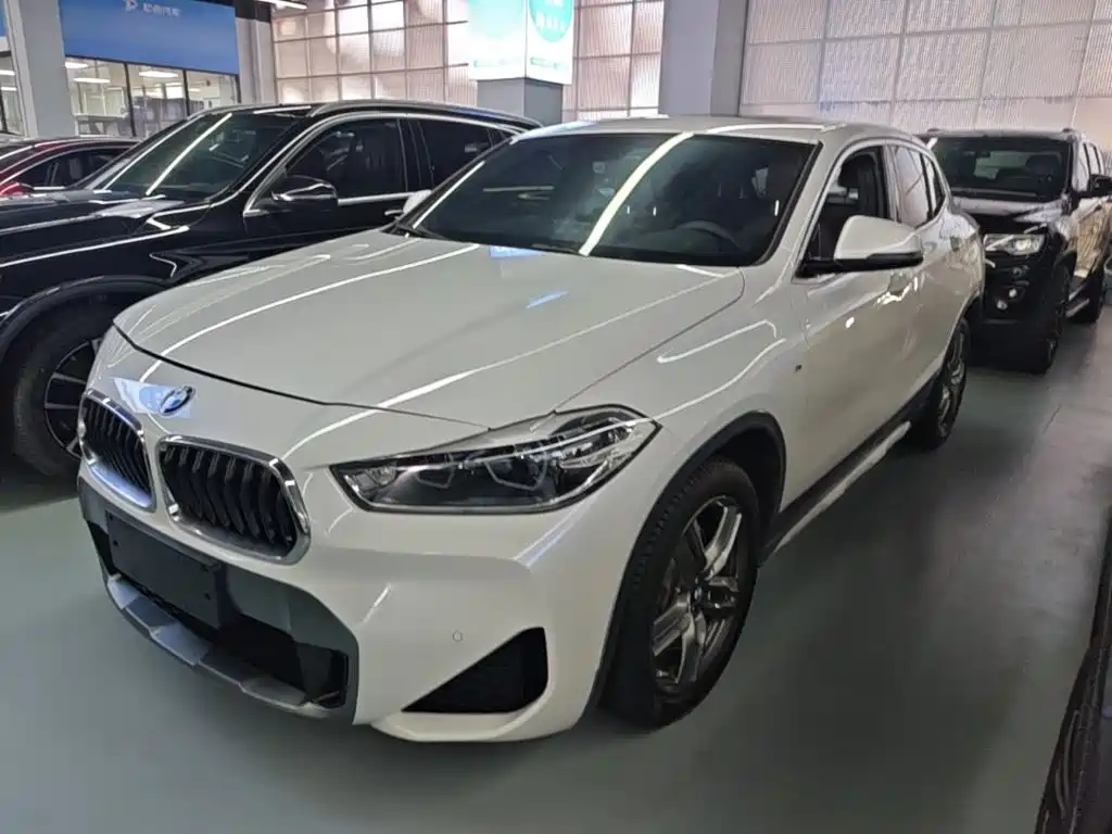 Photo 2 - BMW X2