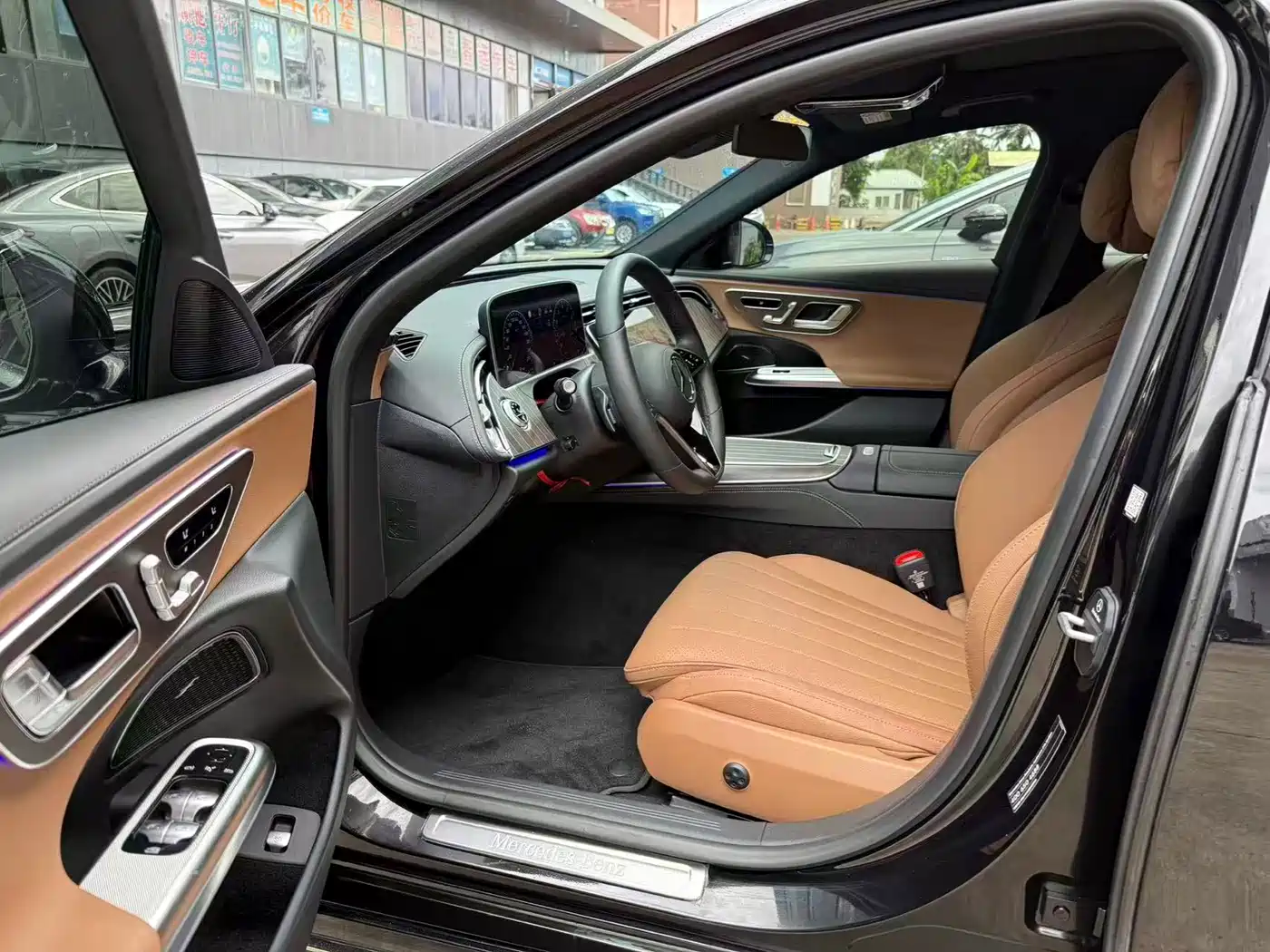 Mercedes-Benz E-Class 2025 E 300 L Fashion фото 4
