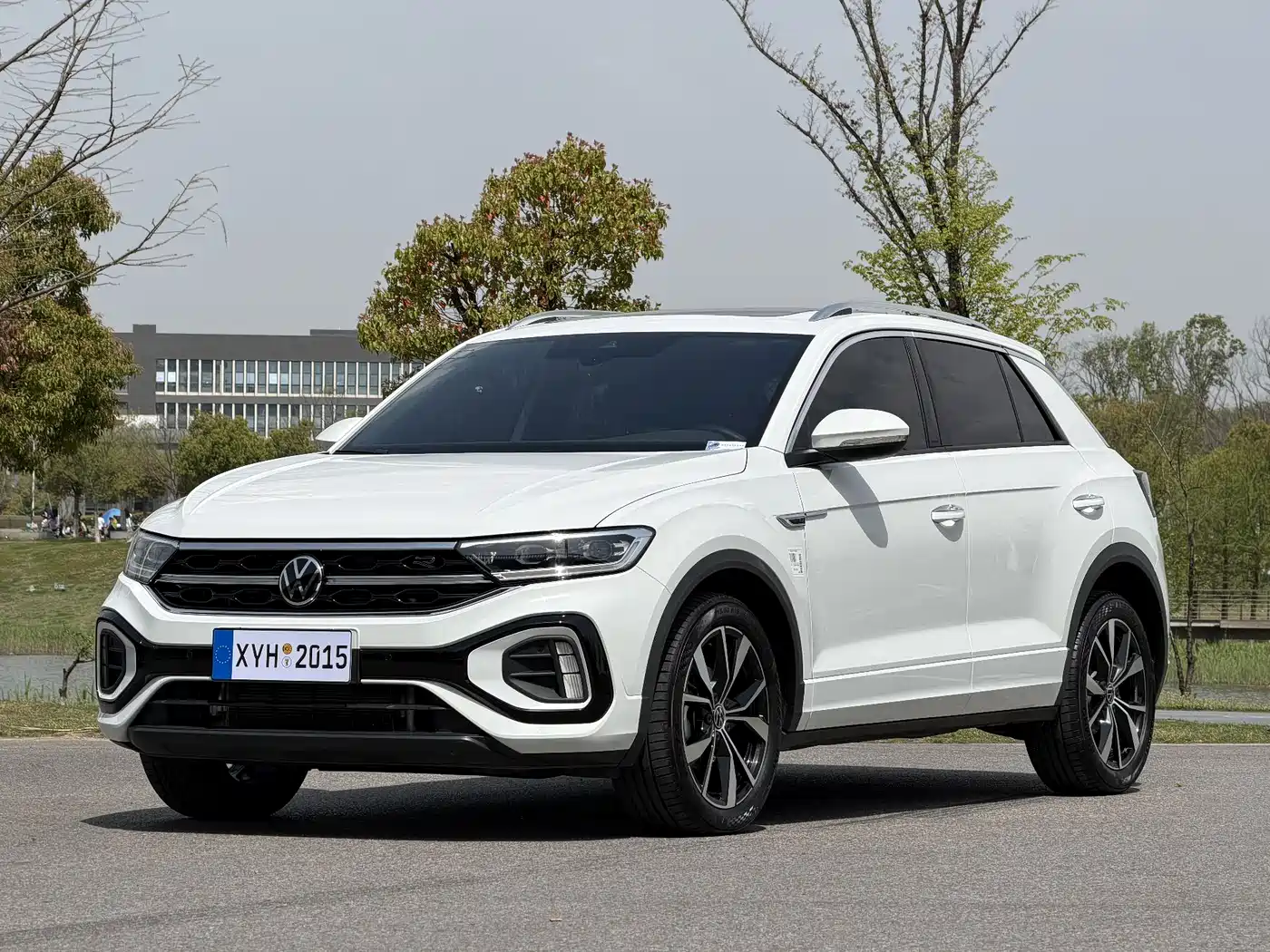 Volkswagen T-ROC 2024 300TSI DSG 2WD Morning Light Edition