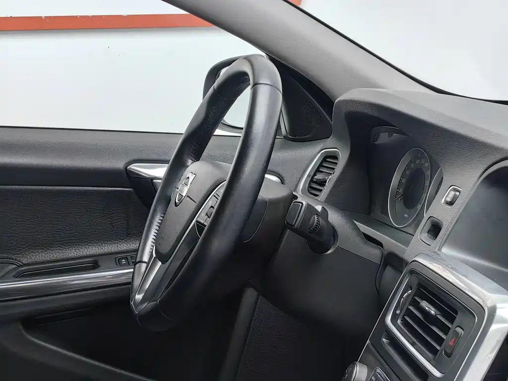 Volvo S60 (Import) 2013 2013 Model T5 Comfort Edition