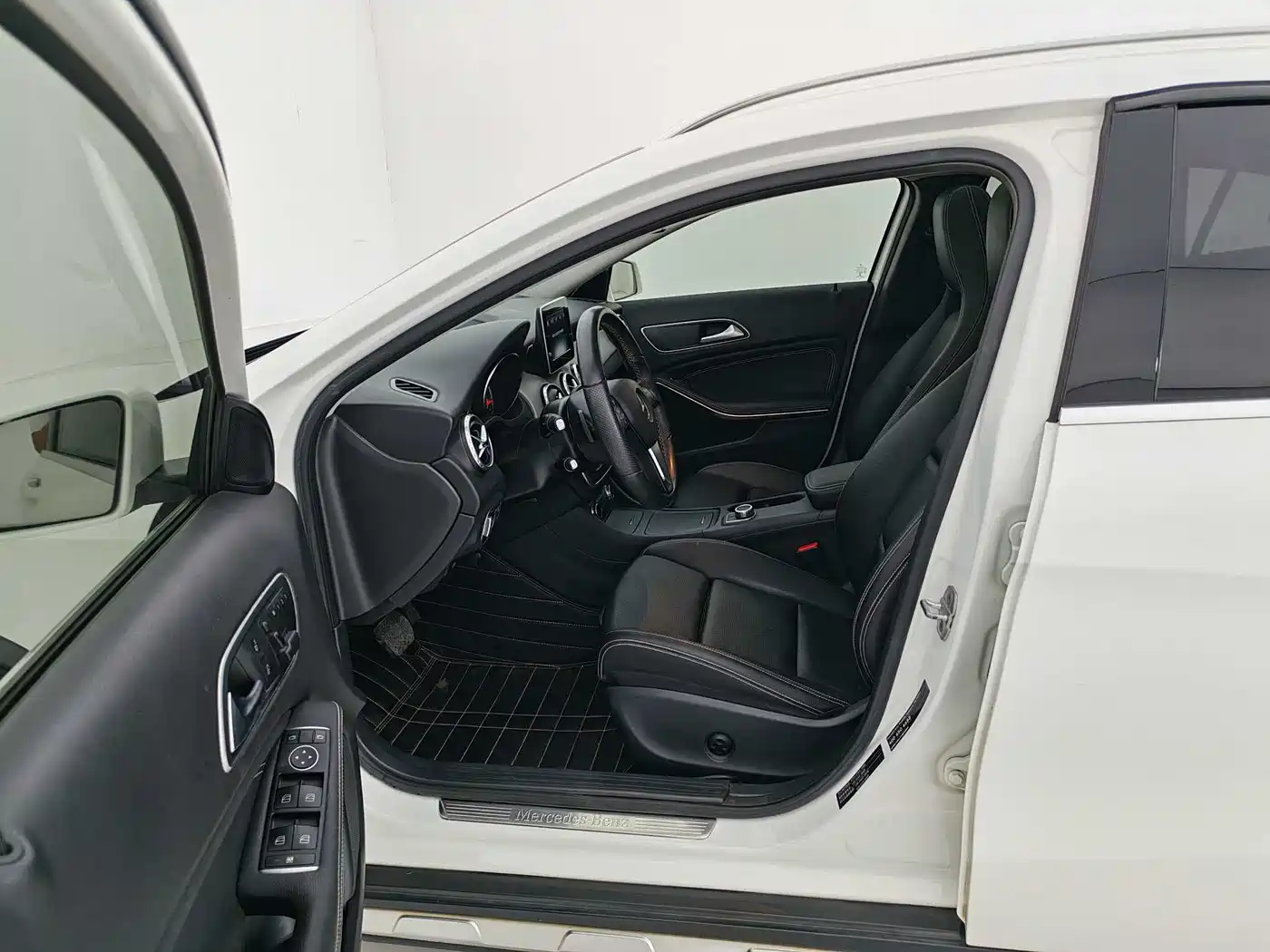 Mercedes-Benz GLA 2016 GLA 200 Dynamic фото 12