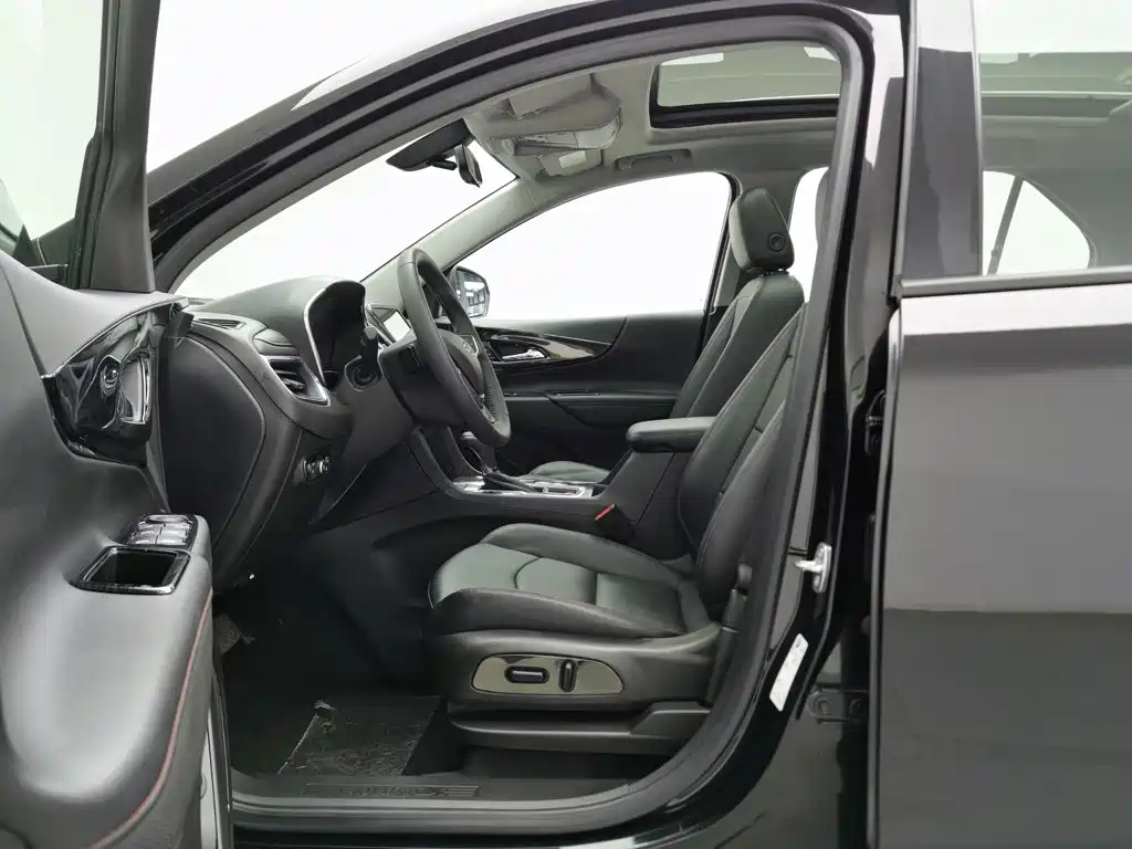 Фото 10 - Chevrolet Equinox
