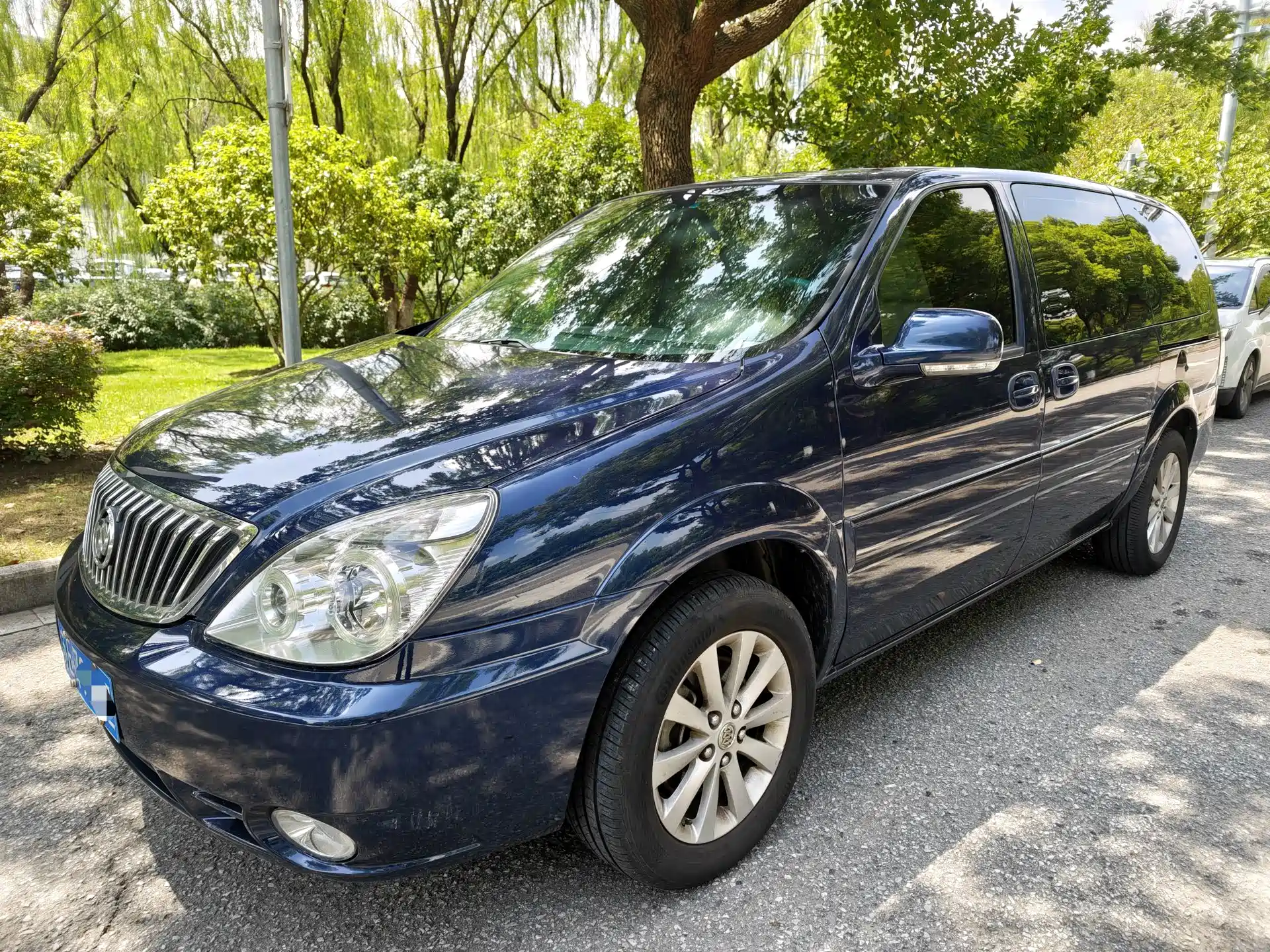 Фото 1 - Buick GL8