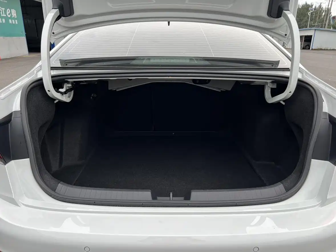 Volkswagen Sagitar, миниатюра 17