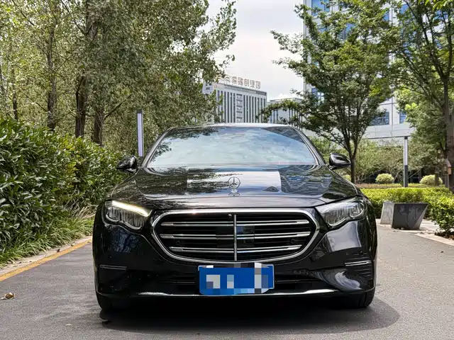 Mercedes-Benz E-Class 2024