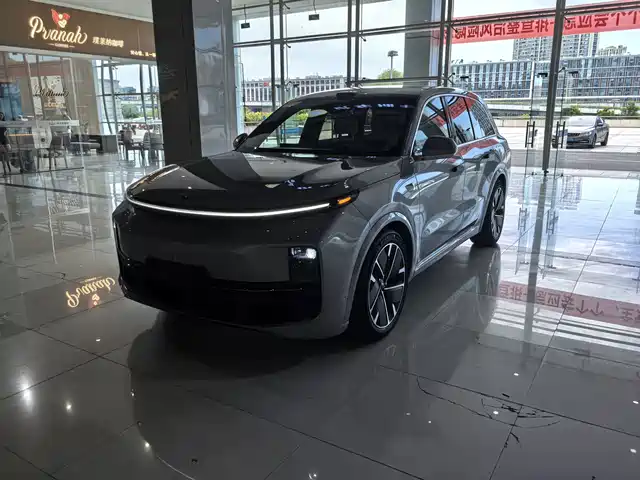 Li Auto Li L8 2025