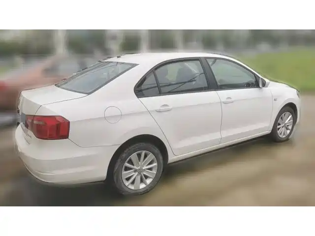 Volkswagen Jetta 2015 1.6L Auto Trend — фото 2