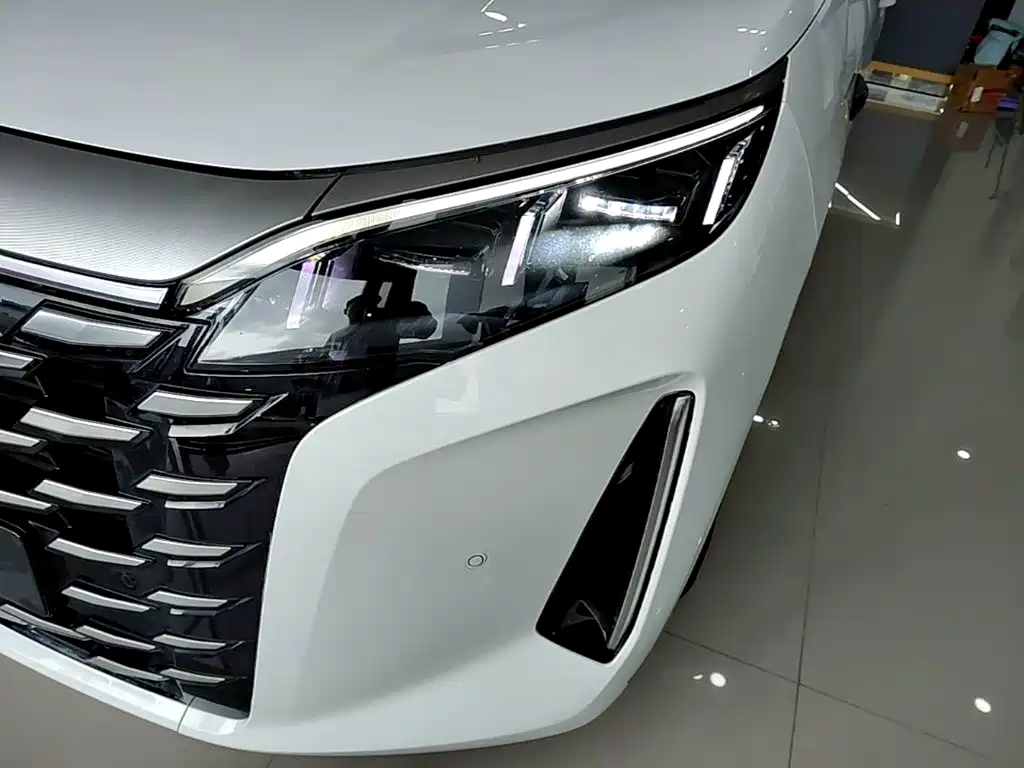 BYD Xia 2025 2025 DM-i 1.5T 180km Surpass Edition