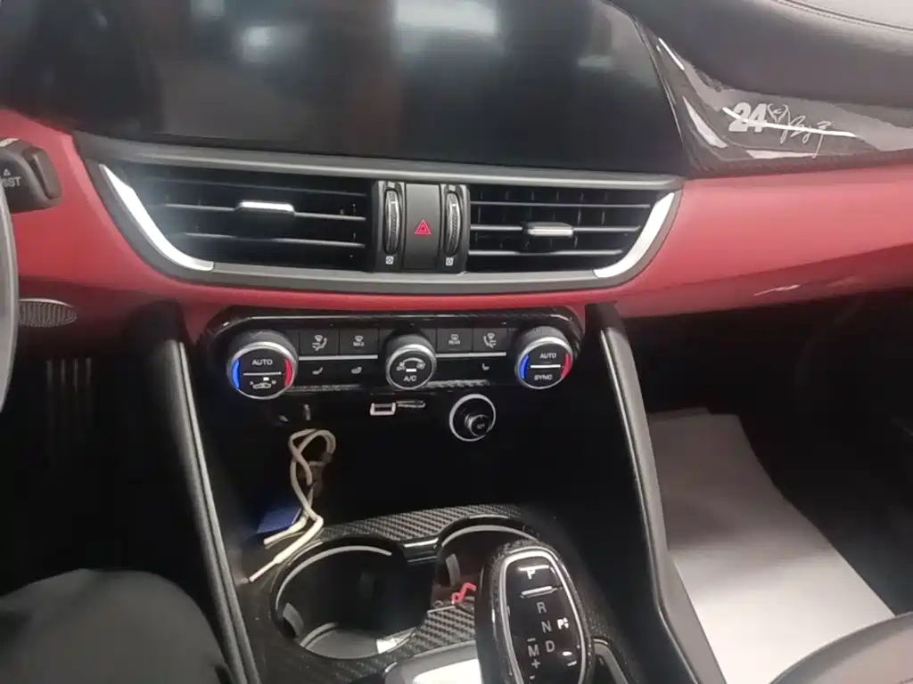 Alfa Romeo Giulia 2022 2021 2.0T 280HP Veloce Ti Racing Edition