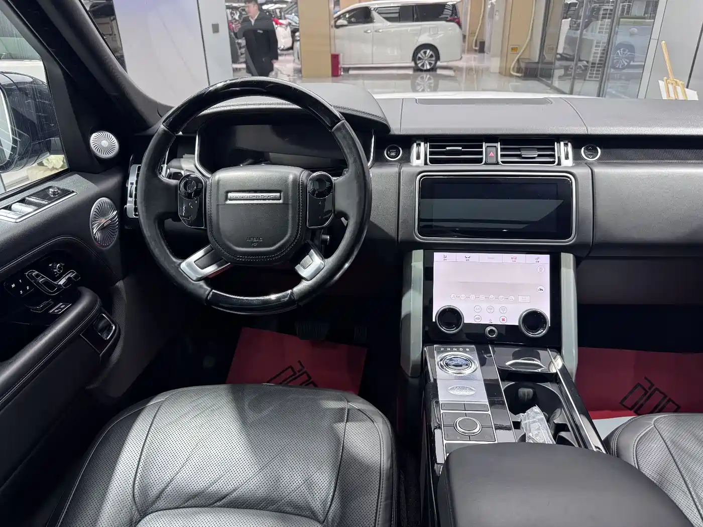 Land Rover Range Rover 2018 3.0 SC V6 Golden Age Edition фото 20