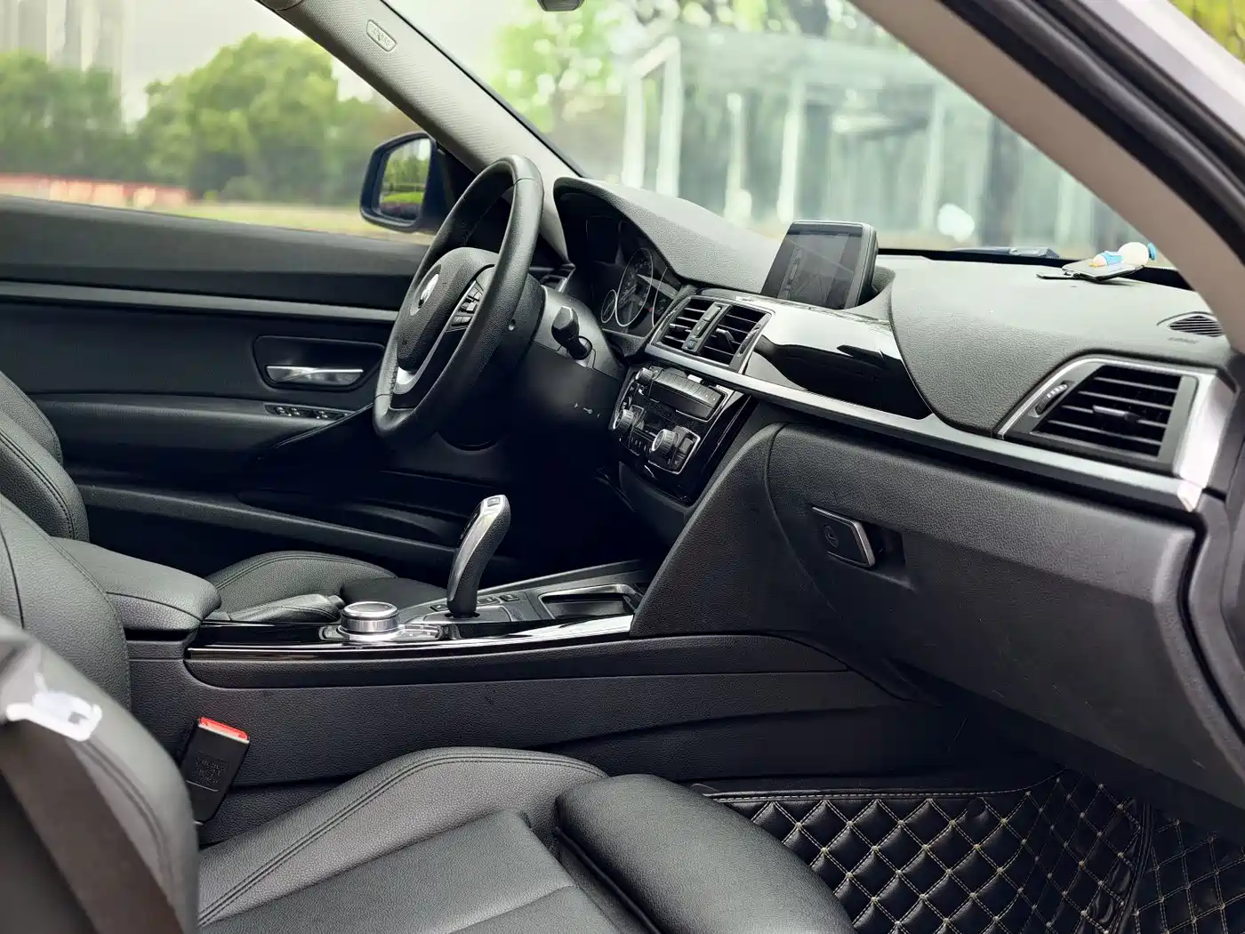 BMW 3 Series GT 2019 320i Fashion Model фото 14