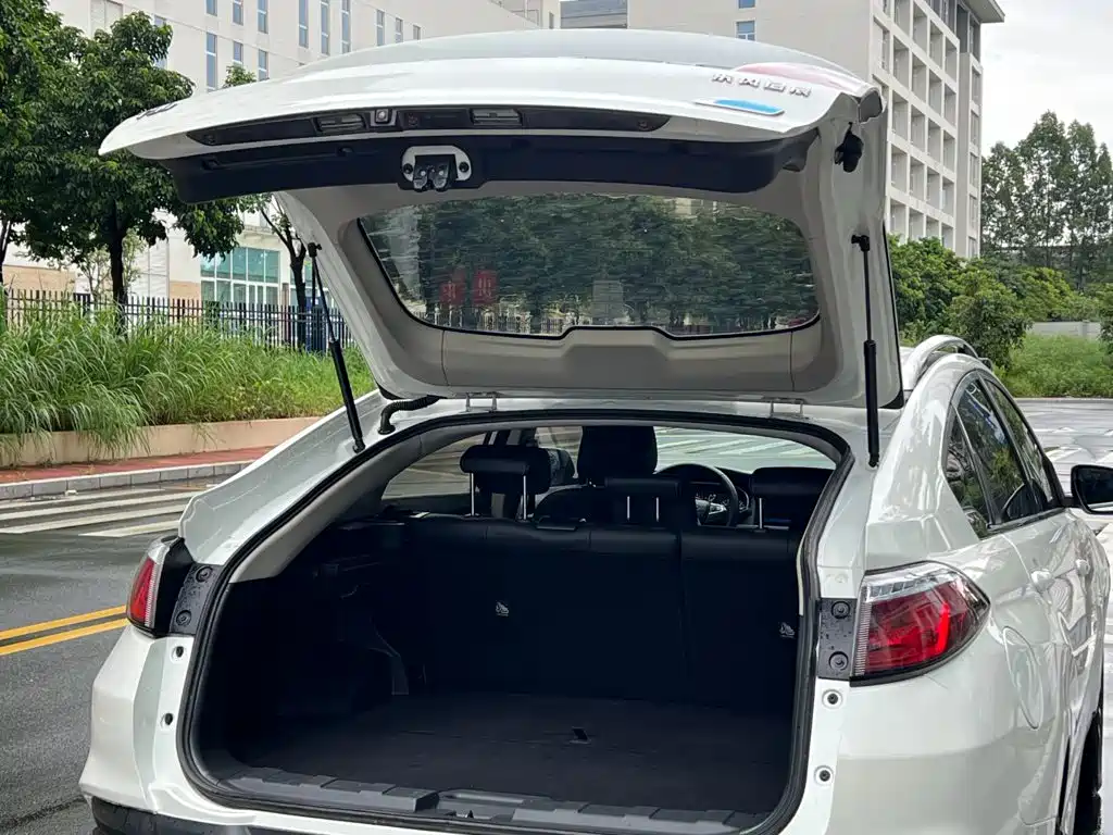Venucia T90 2018 2018 2.0L CVT Smart Connection Intelligent Edition China V