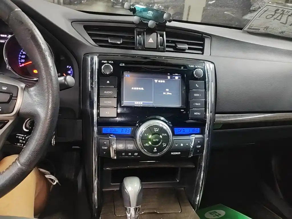 Toyota Reiz 2016 2013 2.5V Premium Edition
