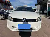 Photo 2 - Volkswagen Jetta