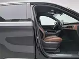 Photo 23 - Lincoln Aviator