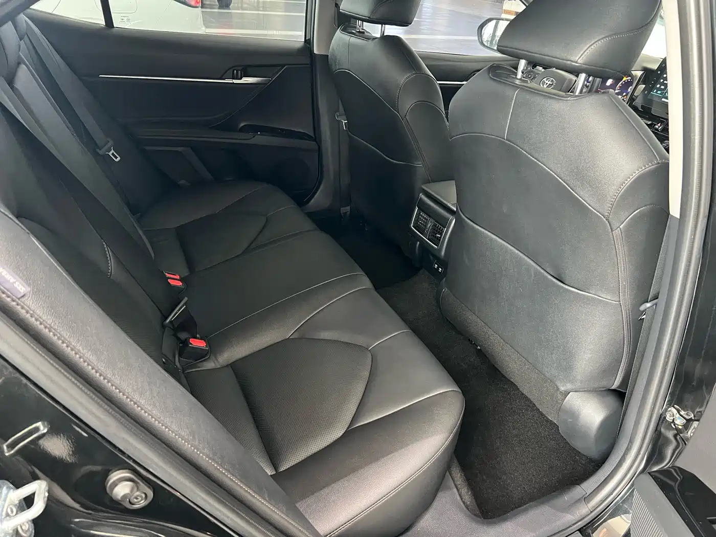 Toyota Camry 2021 2.5G Luxury Edition фото 19