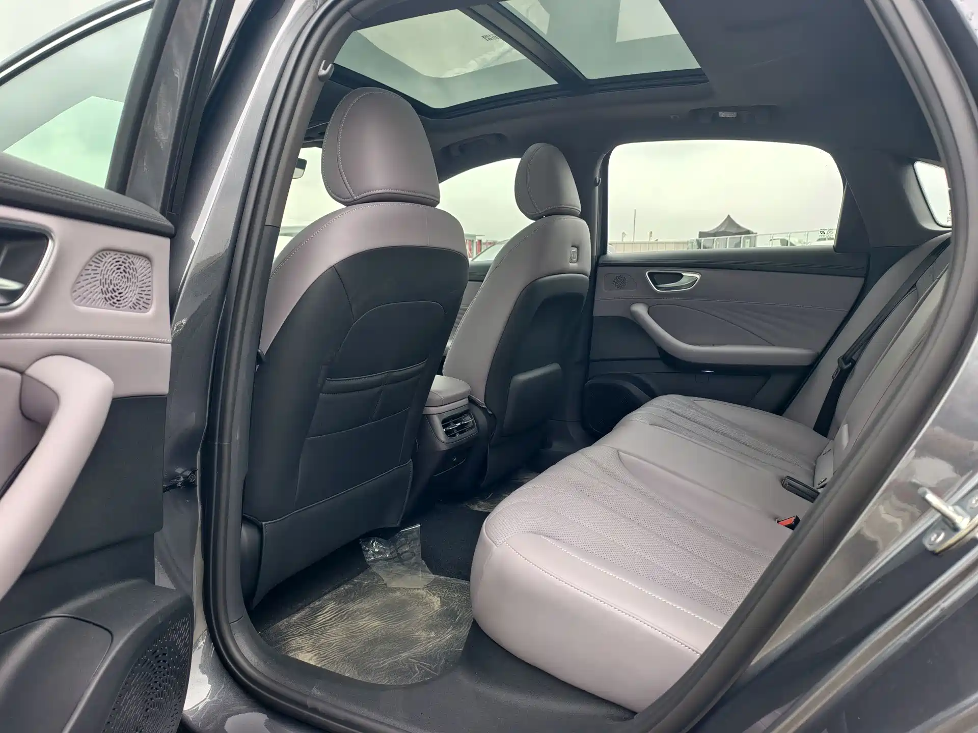صورة 10 - Roewe M7 DMH