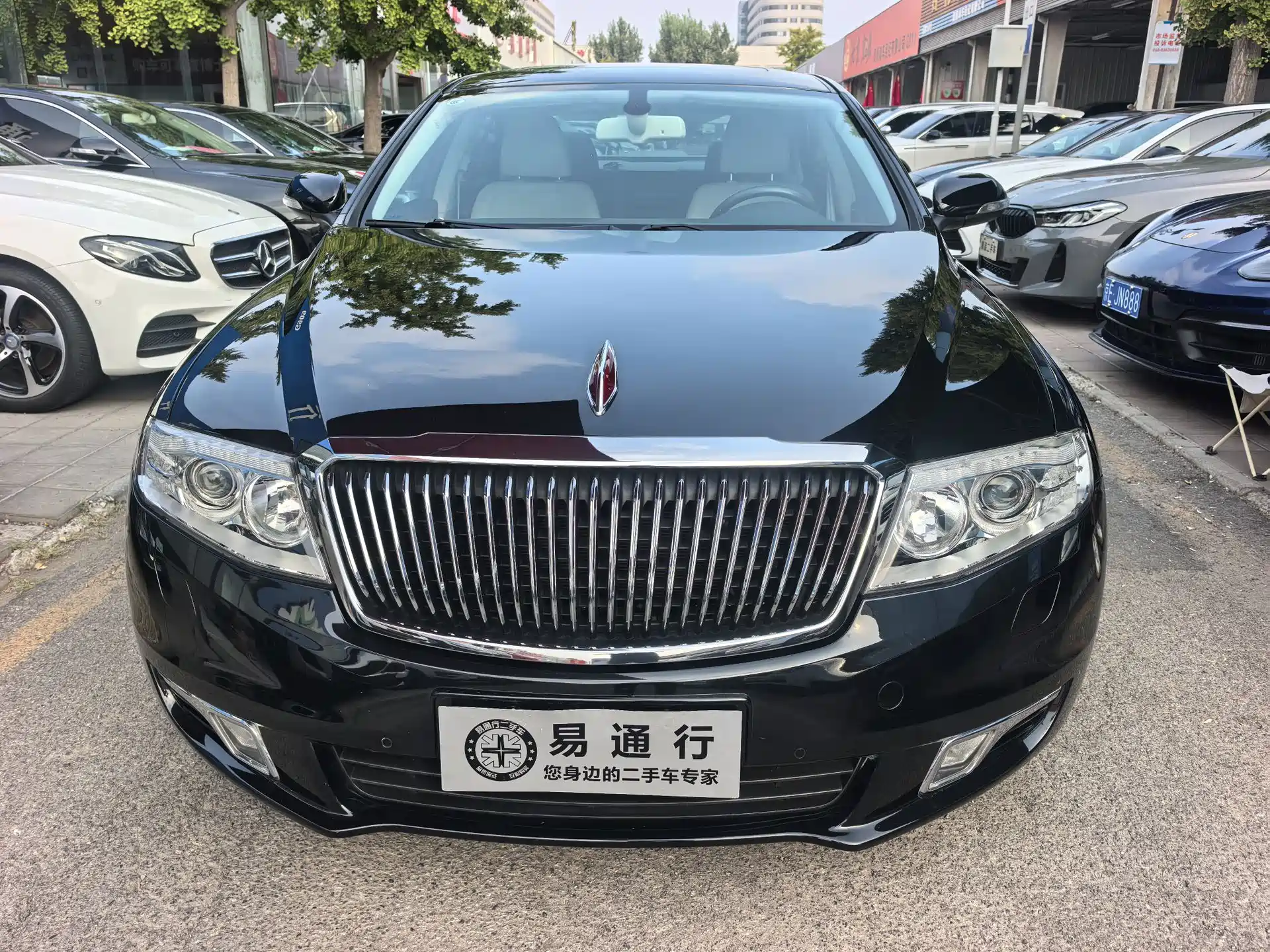 Фото 2 - Hongqi H7
