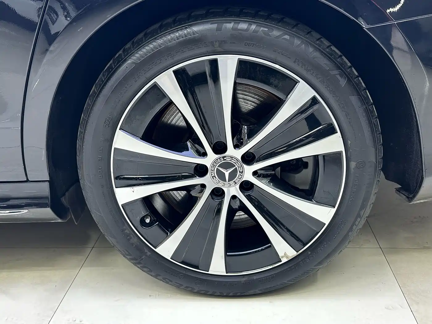Mercedes-Benz E-Class New Energy 2022 E 350 e L Plug-in Hybrid Sports Sedan фото 6