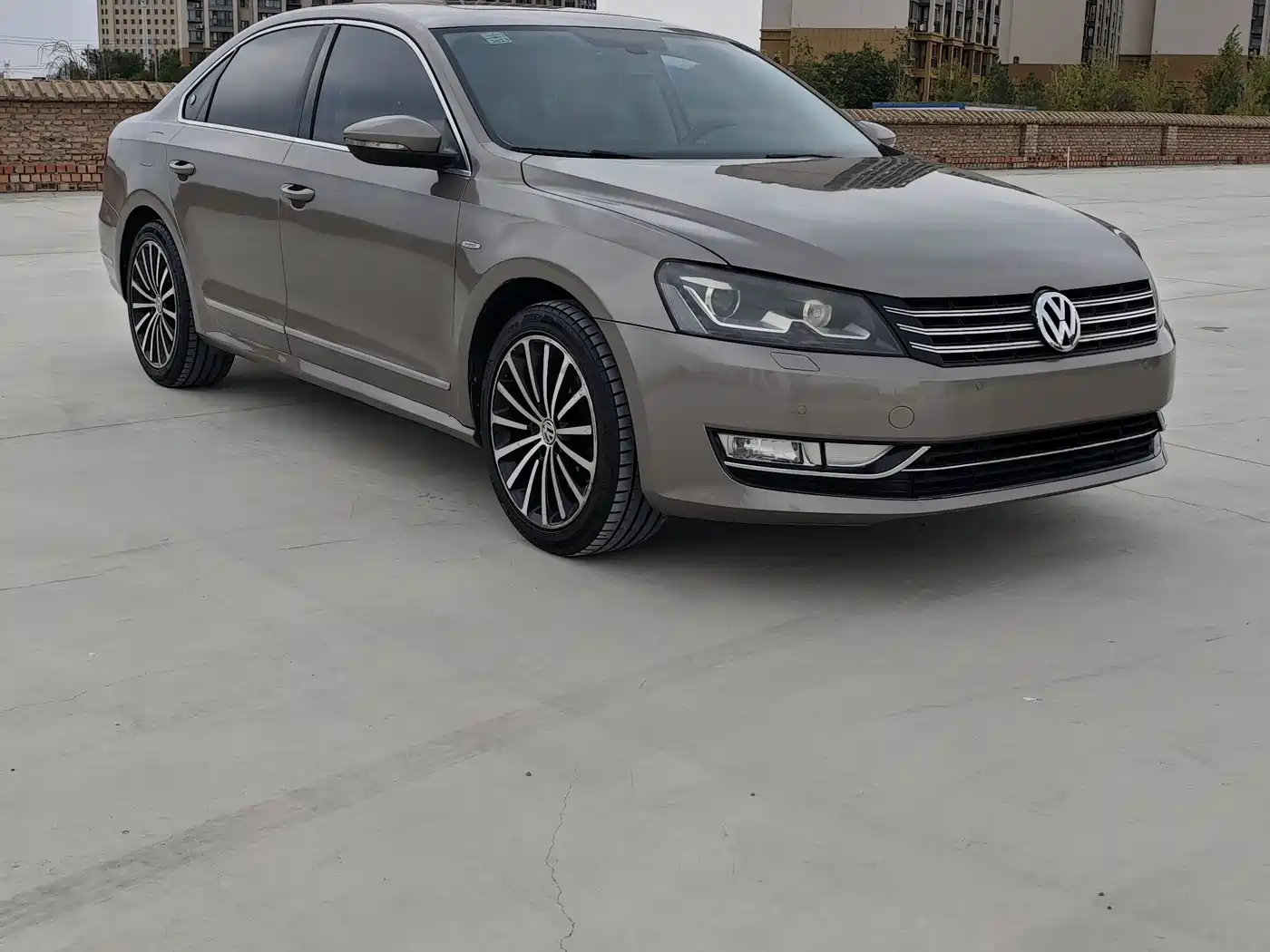 Volkswagen Passat 2015 1.8TSI Automatic Prestige Edition фото 3