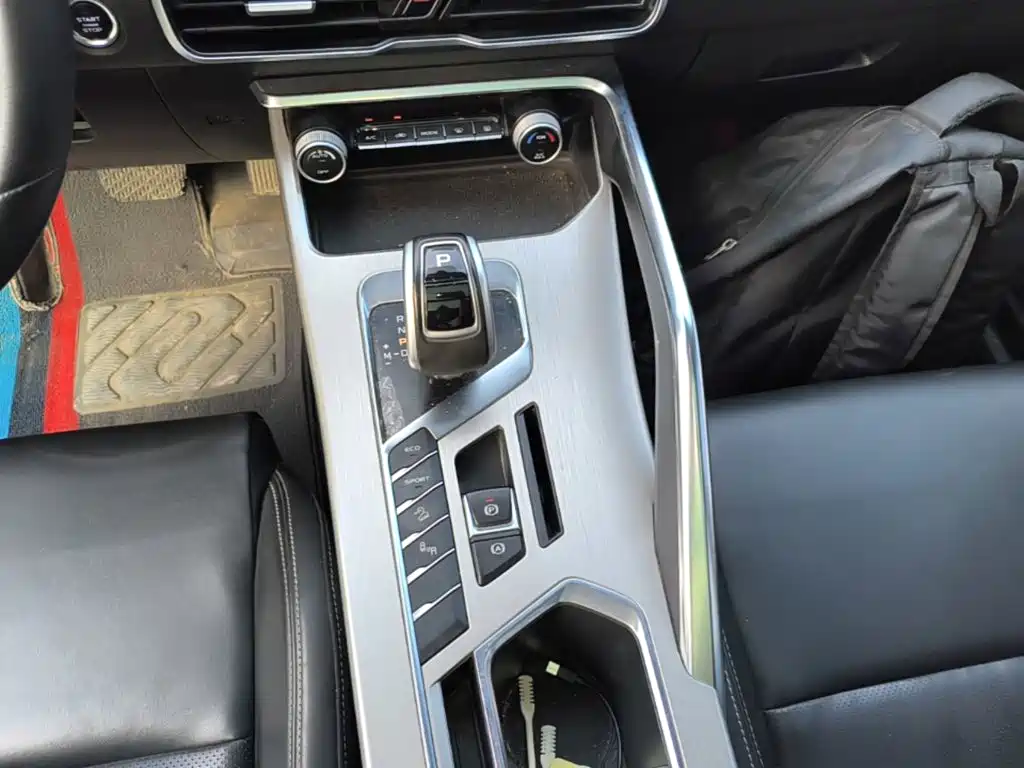 Geely Binyue 2019 2019 260T DCT Knight China V