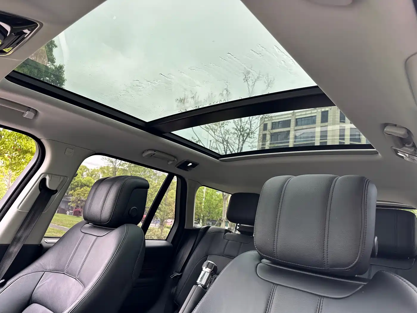 Land Rover Range Rover 2019 3.0 SC V6 Golden Age Edition фото 8