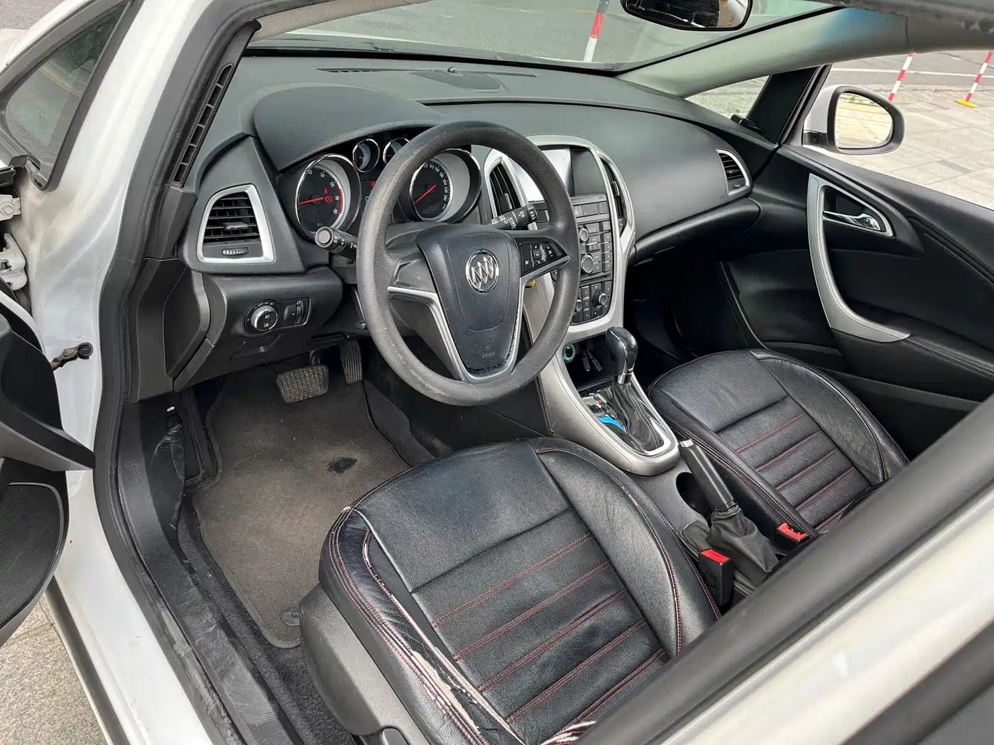 Photo 12 - Buick Excelle