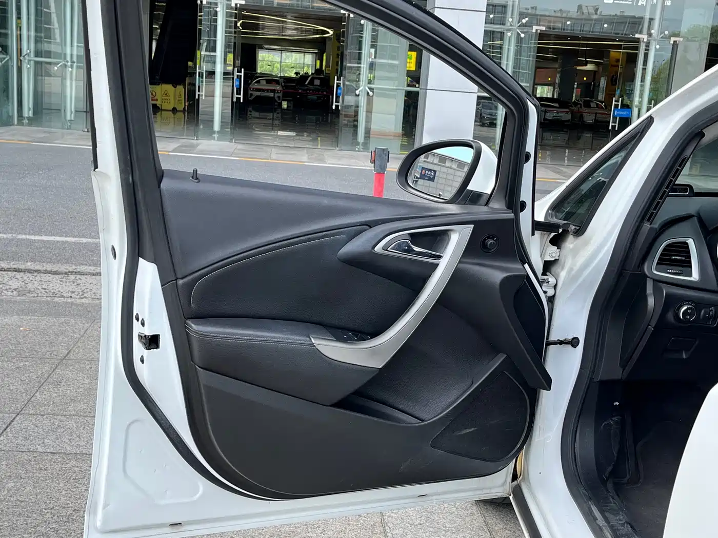 Photo 14 - Buick Excelle