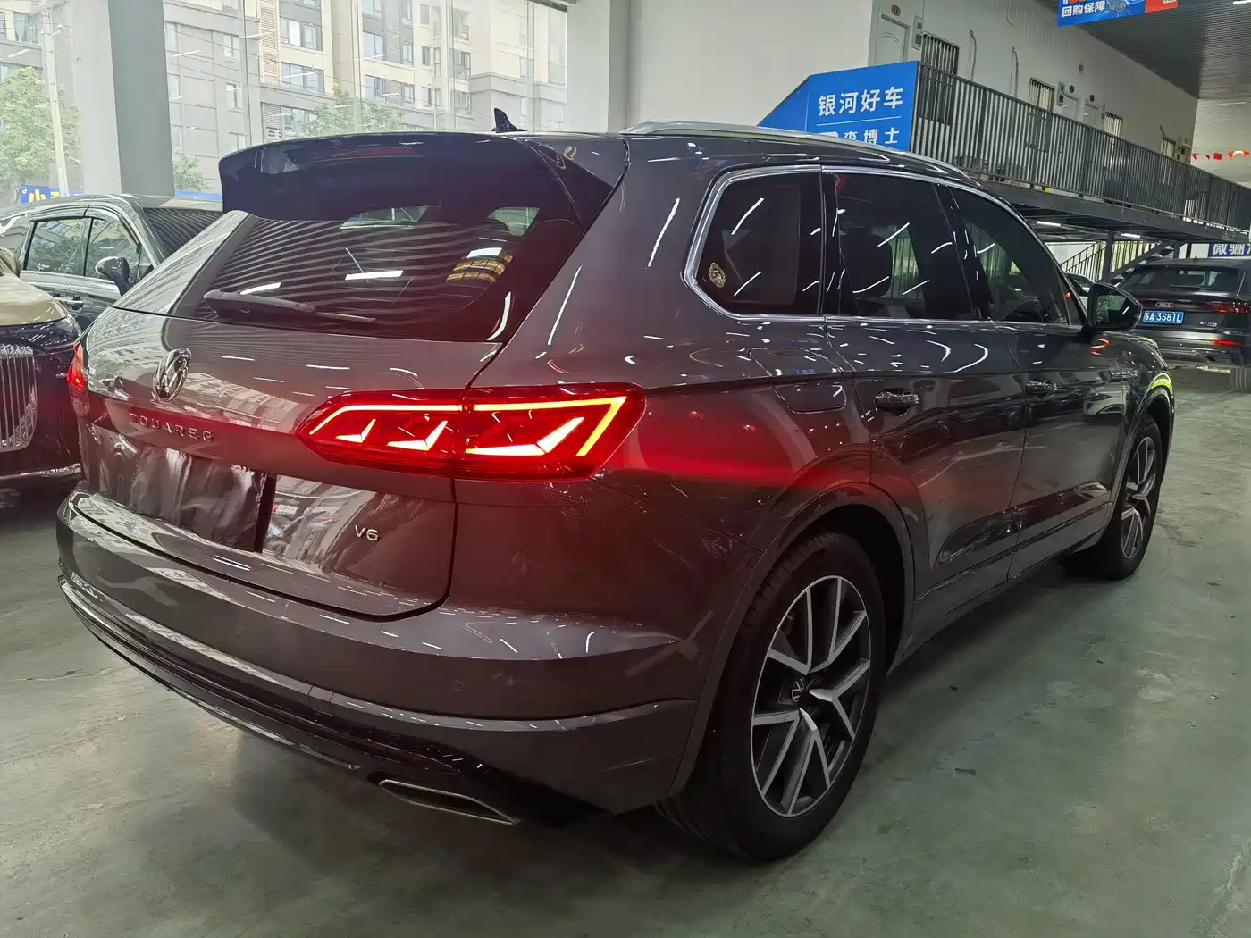 Volkswagen Touareg 2021 2021 3.0TSI R-Line Classic Sport Package