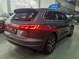 Фото 4 - Volkswagen Touareg