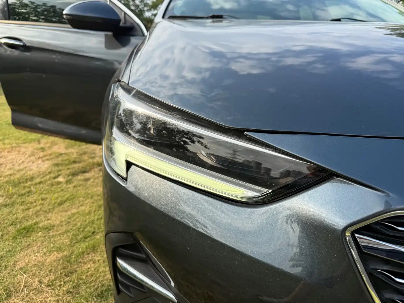 Photo 15 - Buick Regal