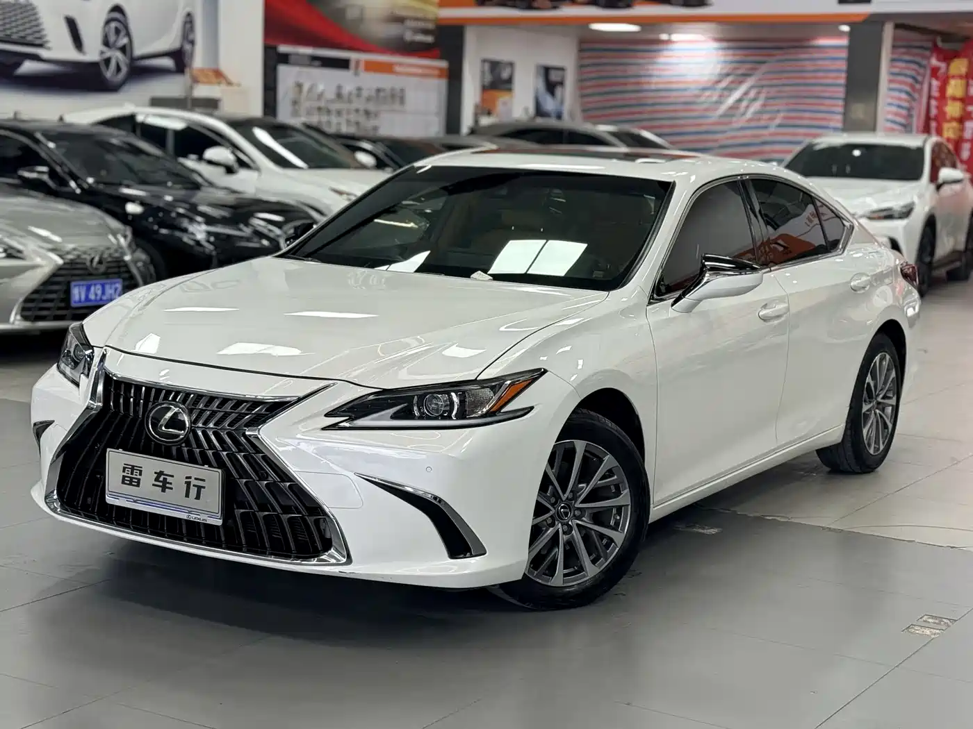 Lexus ES 2022 200 Excellence Edition фото 3