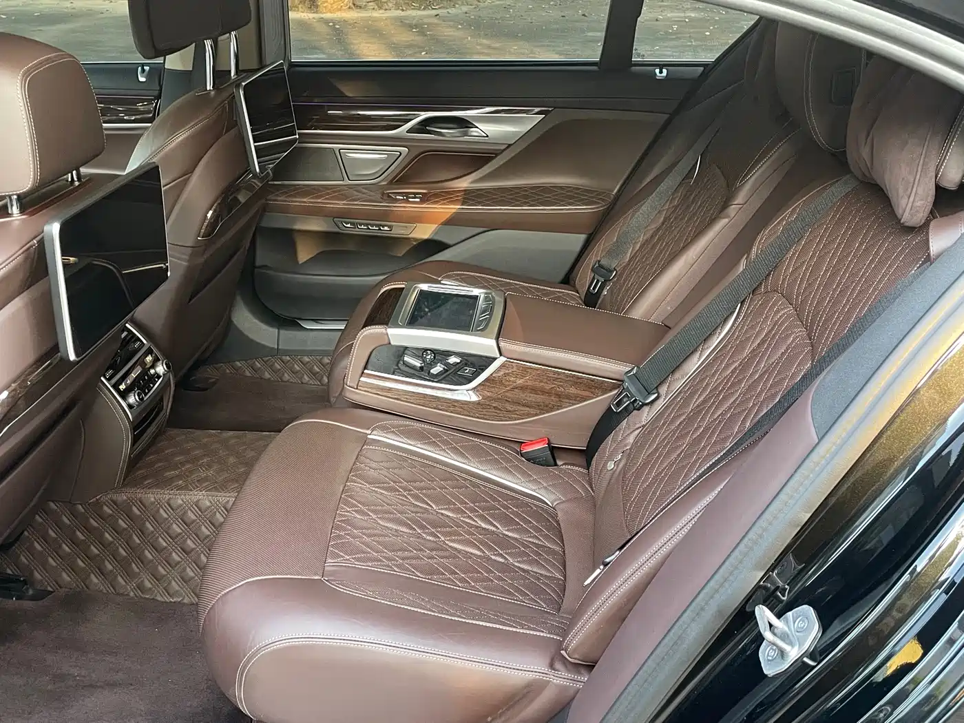 Photo 13 - BMW 7 Series