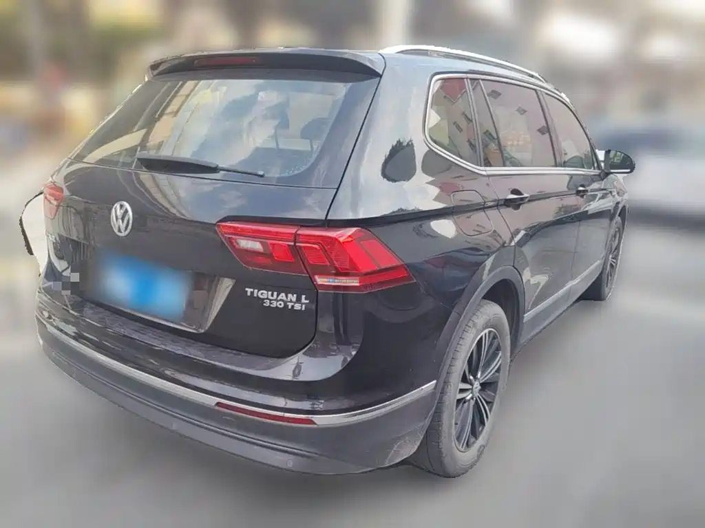 Фото 10 - Volkswagen Tiguan L