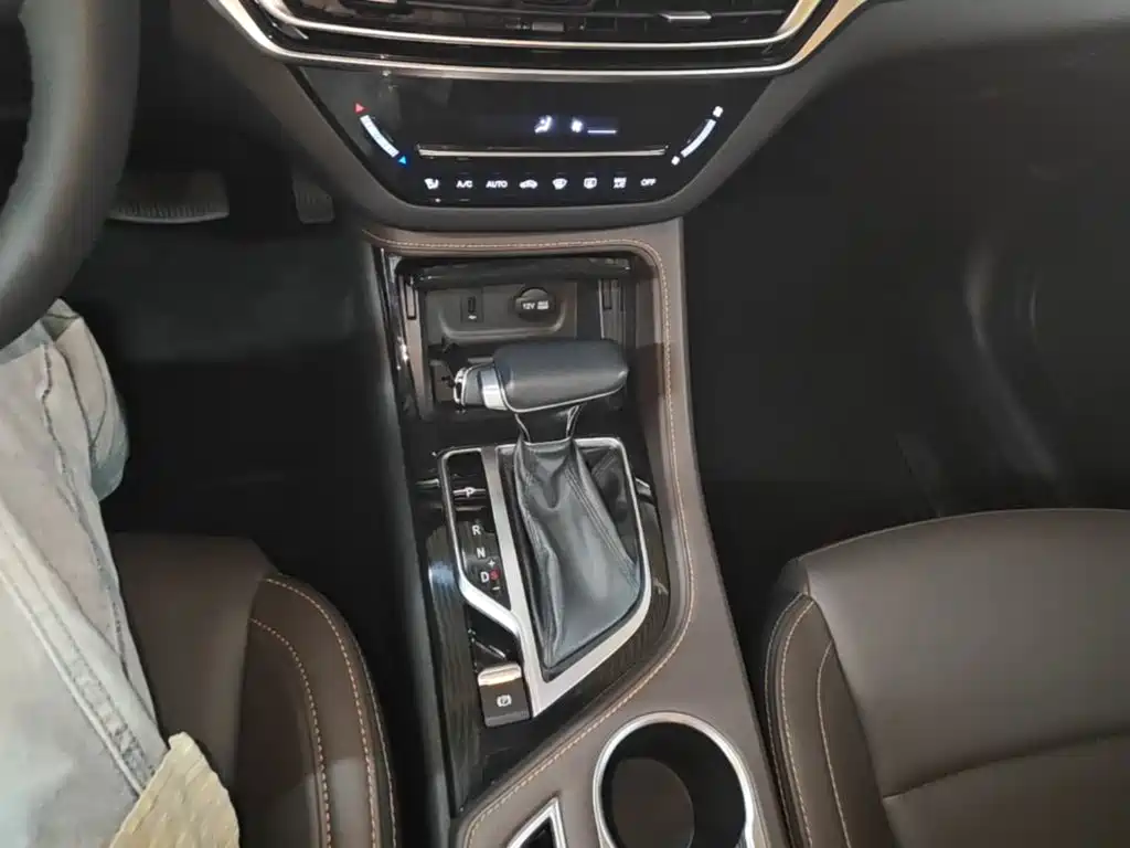 Changan CS35 PLUS 2019 2018 1.6L Automatic Cool Connect China V