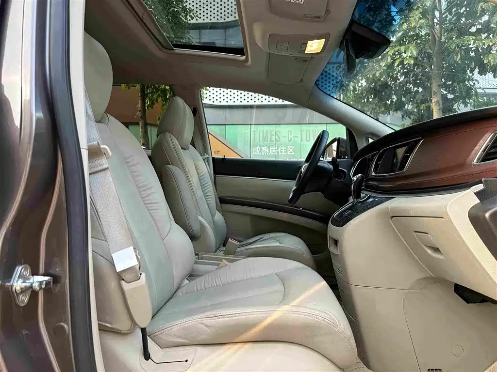 Photo 6 - Buick GL8