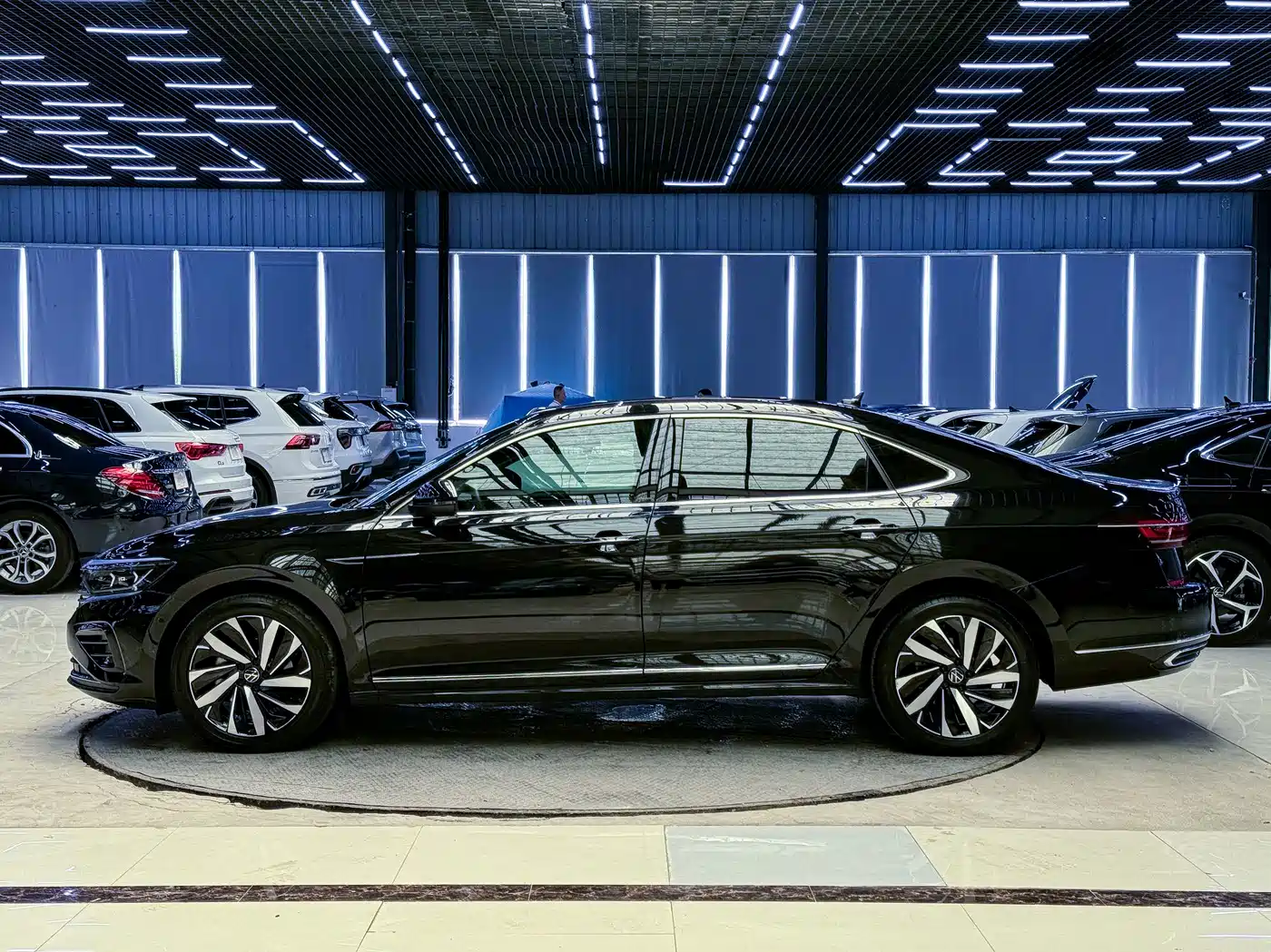 Фото 4 - Volkswagen Passat