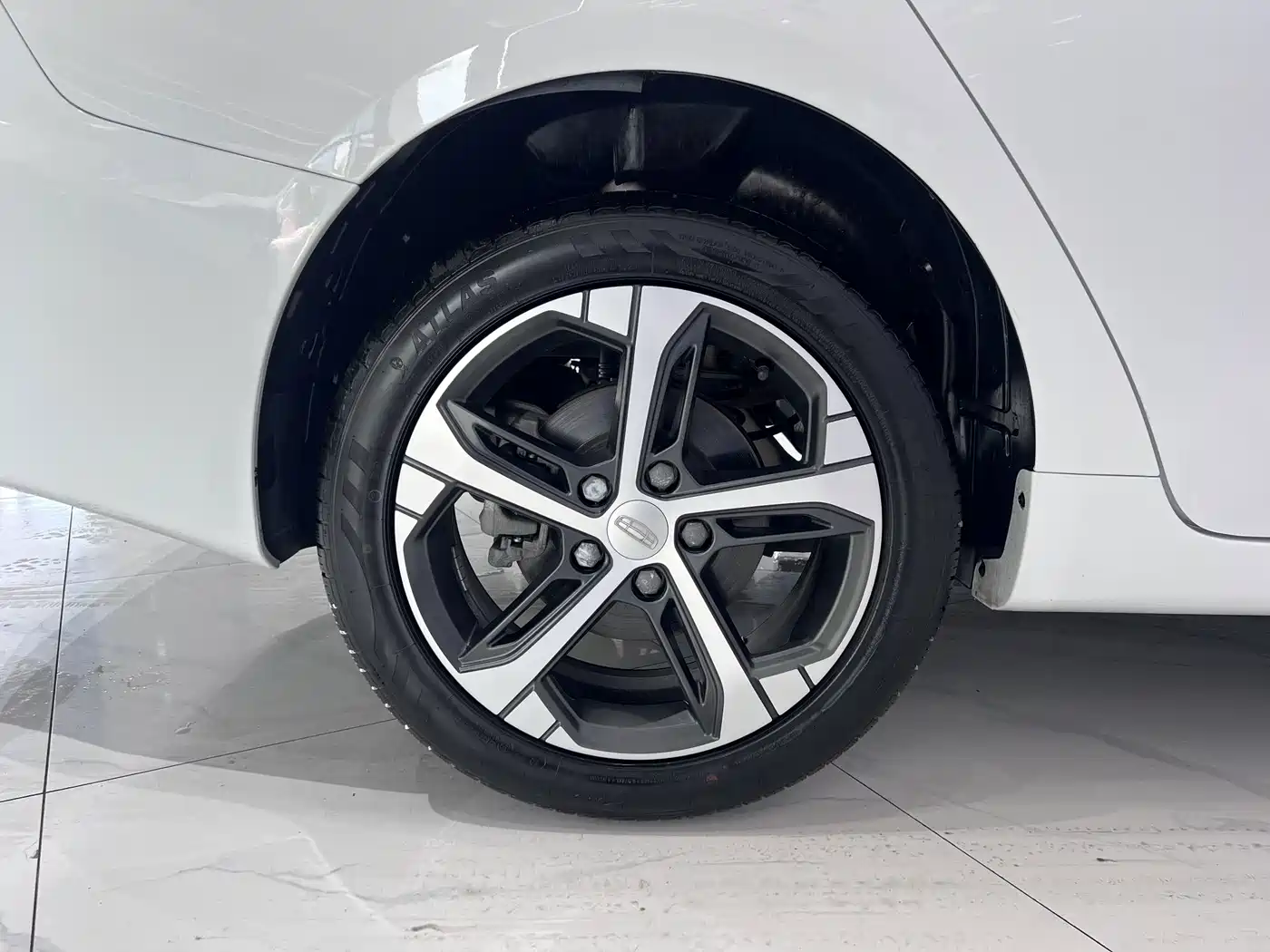 Geely Emgrand L 2022 2022 1.4T CVT Supreme