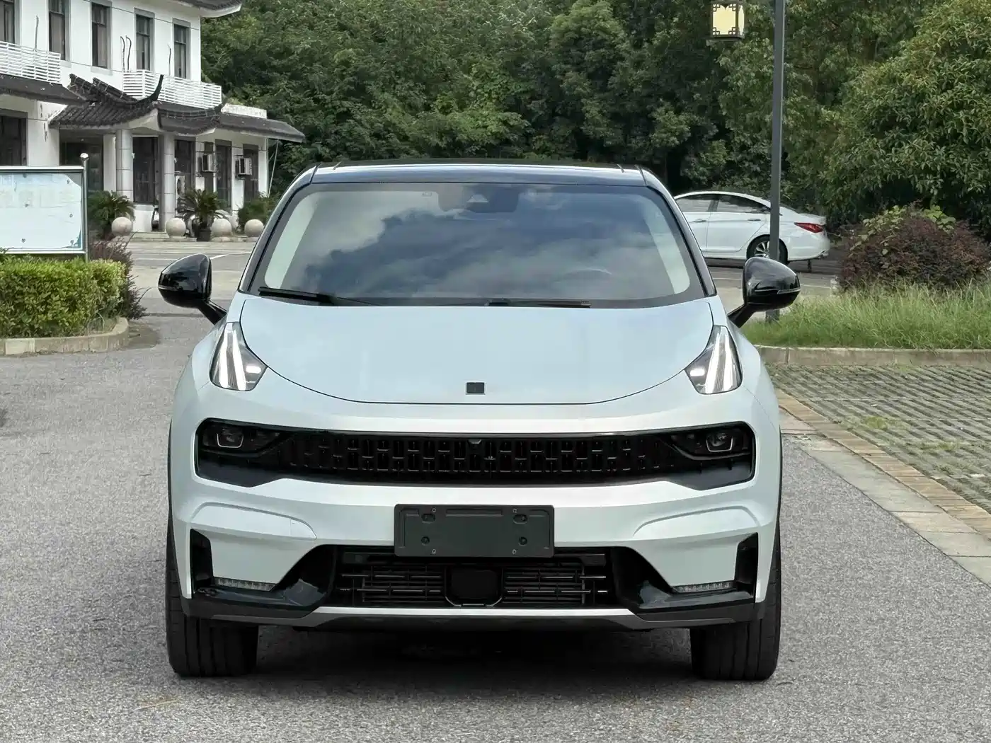 Lynk & Co 05 2023 2022 2.0TD 2WD Shine Halo