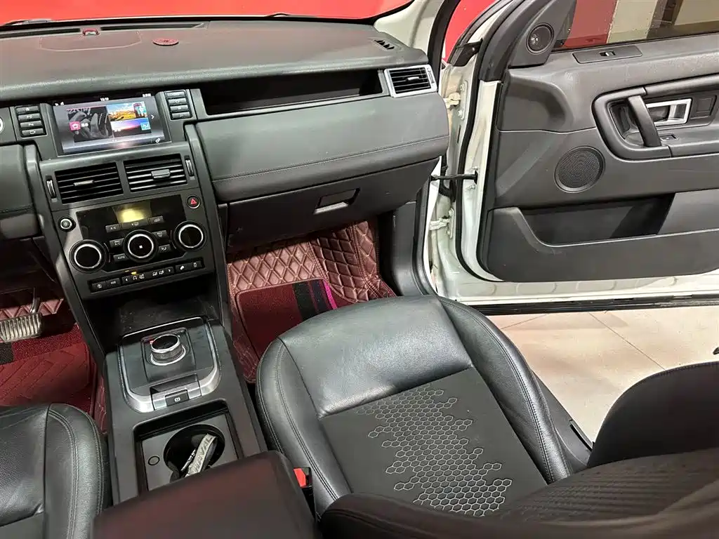 Land Rover Discovery Sport 2019 240PS PURE Edition China VI фото 11