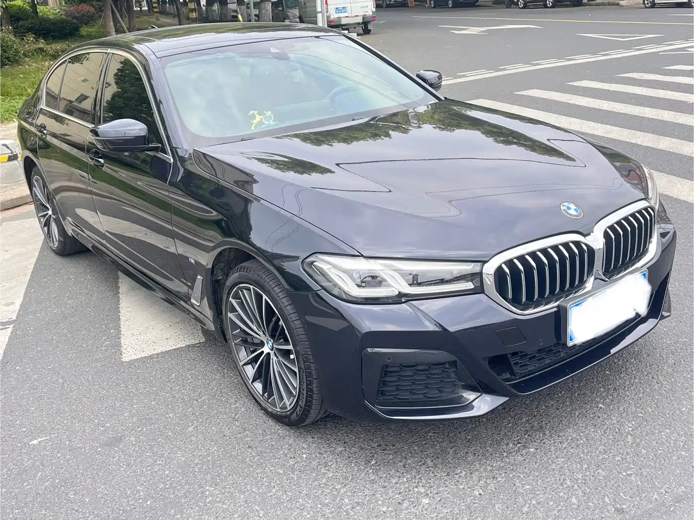 BMW 5 Series 2023 530Li Leading M Sport Package фото 2