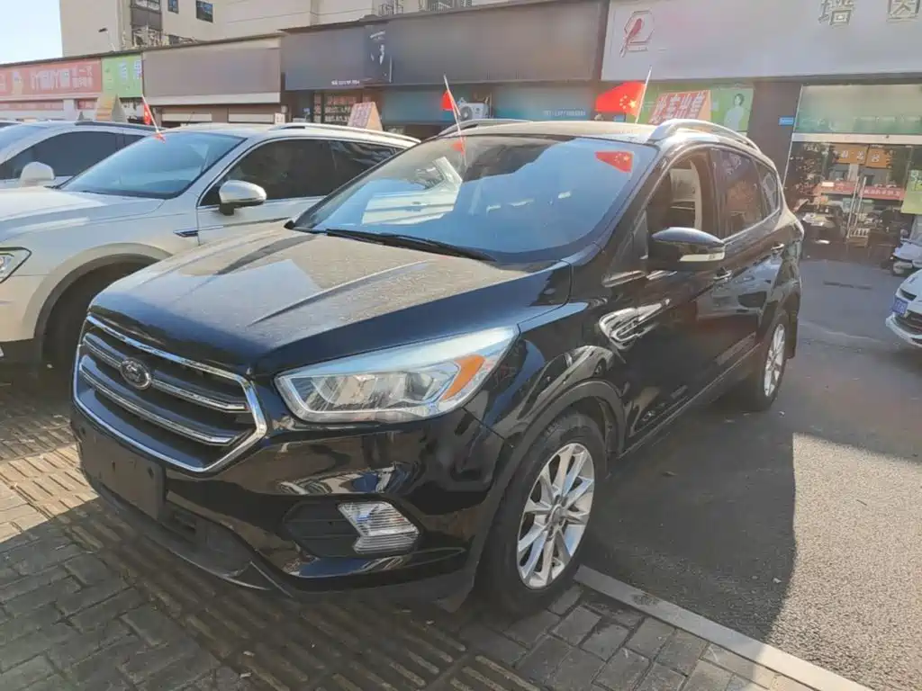 Фото 1 - Ford Kuga