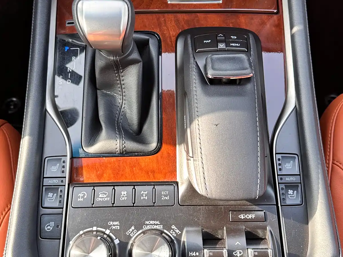 Lexus LX 2016 570 Luxury Premium Edition фото 25