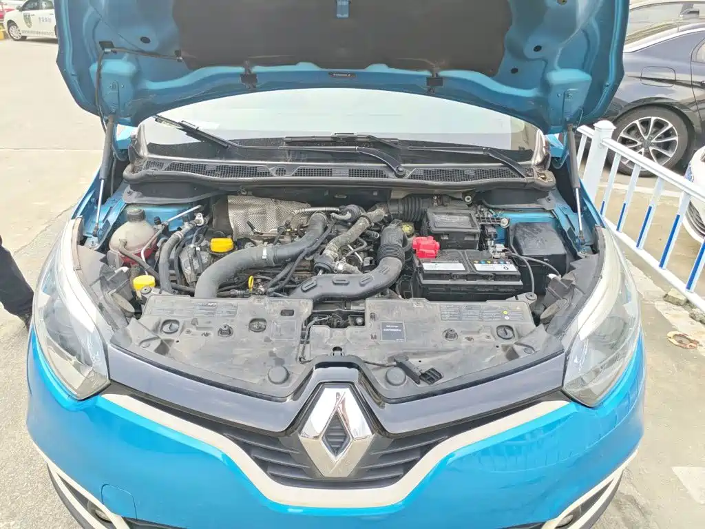 Renault Captur 2015 2015 1.2T Automatic Comfort Limited Edition