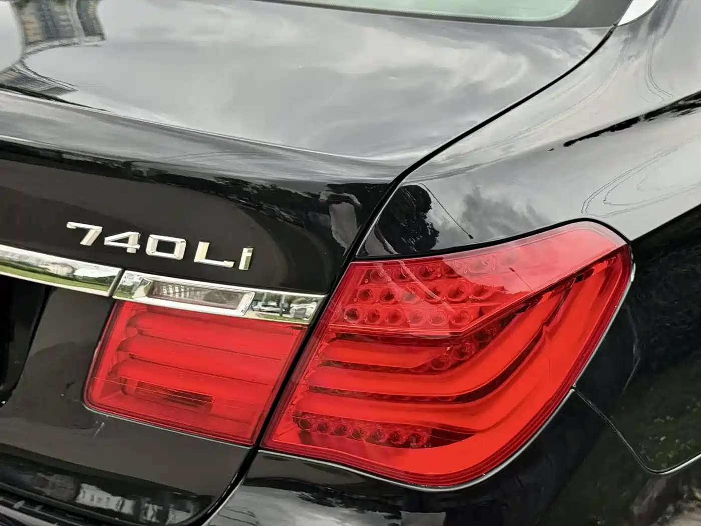 BMW 7 Series 2009 Model 740Li Leading Edition фото 14