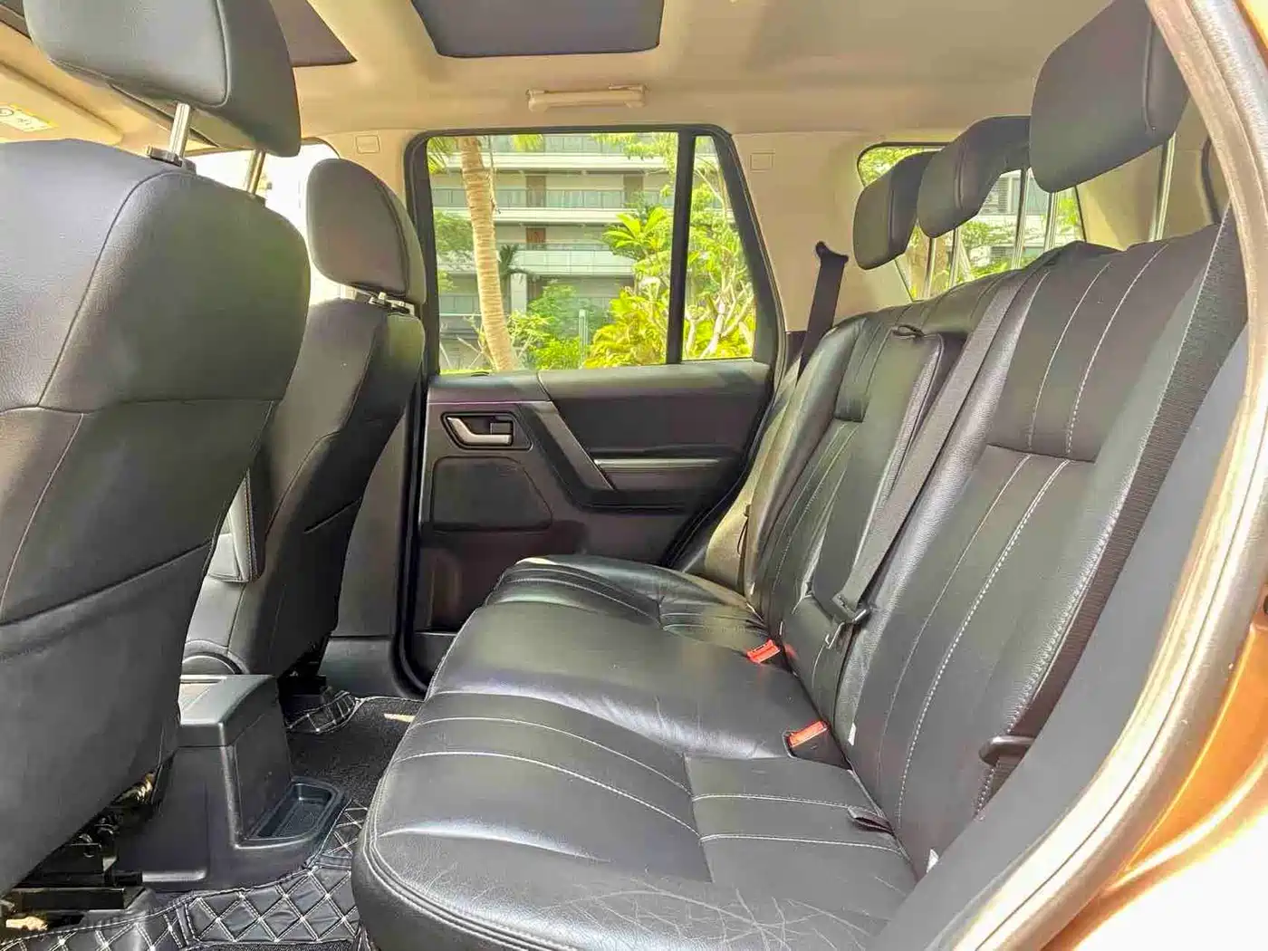 Land Rover Freelander 2 2014 2.0T Si4 SE Gasoline Edition фото 14